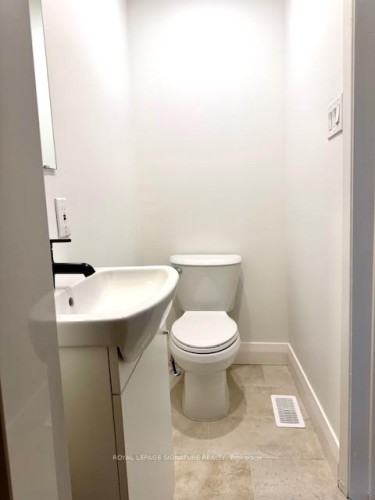 Main/Lower-115 Torrens Avenue, Toronto, ON - Indoor Photo Showing Bathroom