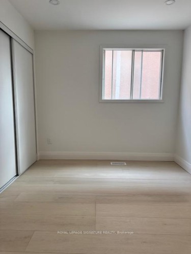 Main/Lower-115 Torrens Avenue, Toronto, ON - Indoor Photo Showing Other Room