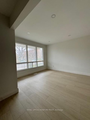 Main/Lower-115 Torrens Avenue, Toronto, ON - Indoor Photo Showing Other Room
