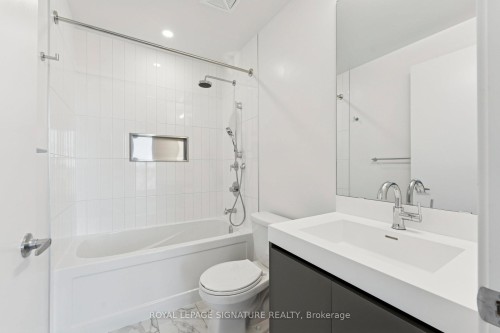 817-20 All Nations Drive, Brampton, ON - Indoor Photo Showing Bathroom