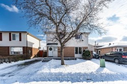 25 Hun Crescent  Toronto, ON M9V 4G3