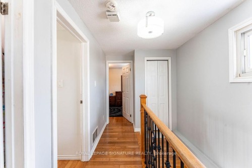 25 Hun Crescent, Toronto, ON - Indoor Photo Showing Other Room
