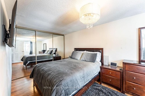 25 Hun Crescent, Toronto, ON - Indoor Photo Showing Bedroom