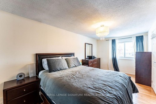 25 Hun Crescent, Toronto, ON - Indoor Photo Showing Bedroom