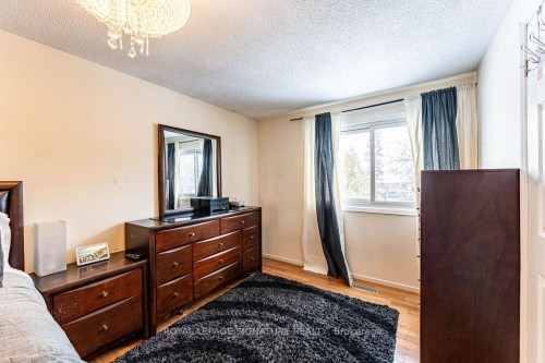 25 Hun Crescent, Toronto, ON - Indoor Photo Showing Bedroom