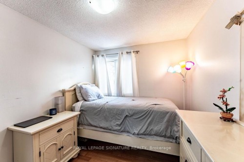 25 Hun Crescent, Toronto, ON - Indoor Photo Showing Bedroom