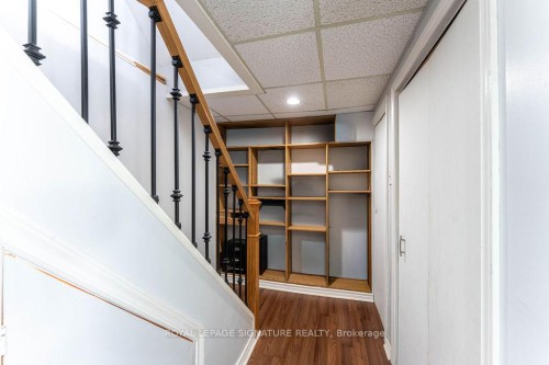 25 Hun Crescent, Toronto, ON - Indoor Photo Showing Other Room