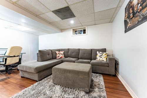 25 Hun Crescent, Toronto, ON - Indoor Photo Showing Other Room