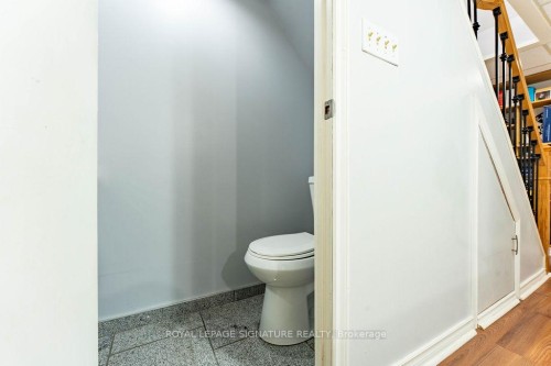 25 Hun Crescent, Toronto, ON - Indoor Photo Showing Bathroom
