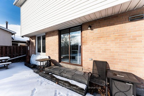 25 Hun Crescent, Toronto, ON - Outdoor With Exterior