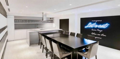 507E-2908 Highway 7 Road, Vaughan, ON - Indoor Photo Showing Dining Room