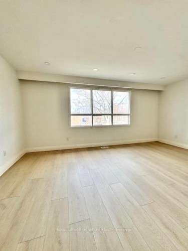 Upper-115 Torrens Avenue, Toronto, ON - Indoor Photo Showing Other Room