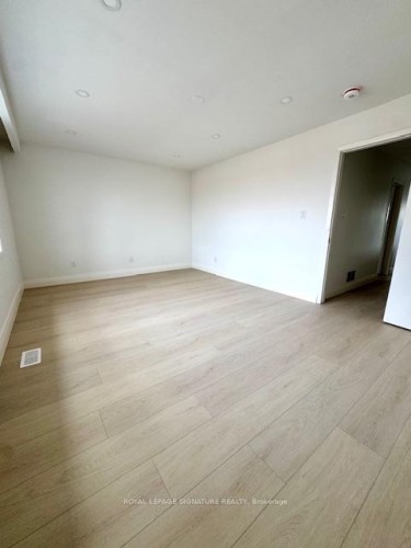 Upper-115 Torrens Avenue, Toronto, ON - Indoor Photo Showing Other Room