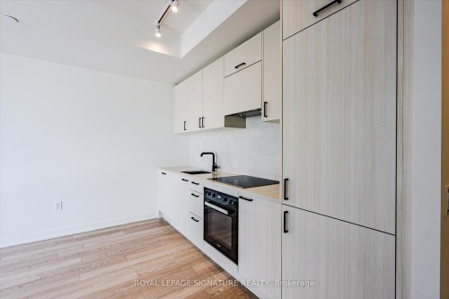 1420-1 Quarrington Lane, Toronto, ON - Indoor Photo Showing Kitchen