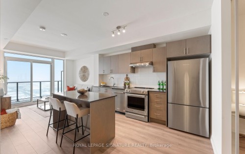 1922-8960 Jane Street, Vaughan, ON - Indoor Photo Showing Kitchen