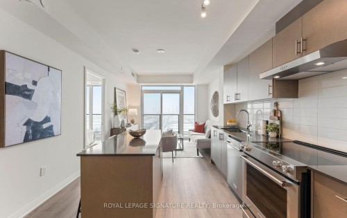 1922-8960 Jane Street, Vaughan, ON - Indoor Photo Showing Kitchen With Upgraded Kitchen