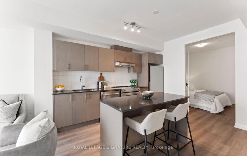 1922-8960 Jane Street, Vaughan, ON - Indoor