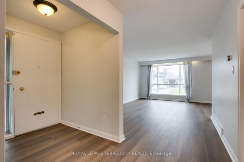 93 Searle Avenue, Toronto, ON - Indoor Photo Showing Other Room