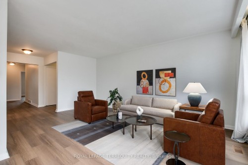 93 Searle Avenue, Toronto, ON - Indoor Photo Showing Living Room