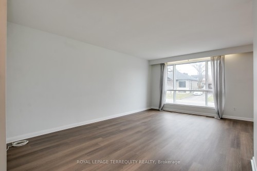 93 Searle Avenue, Toronto, ON - Indoor Photo Showing Other Room