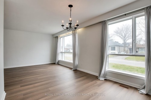 93 Searle Avenue, Toronto, ON - Indoor Photo Showing Other Room