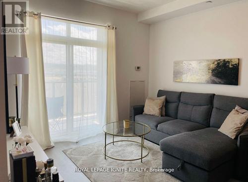 614 - 101 Shoreview Place, Hamilton, ON - Indoor Photo Showing Living Room