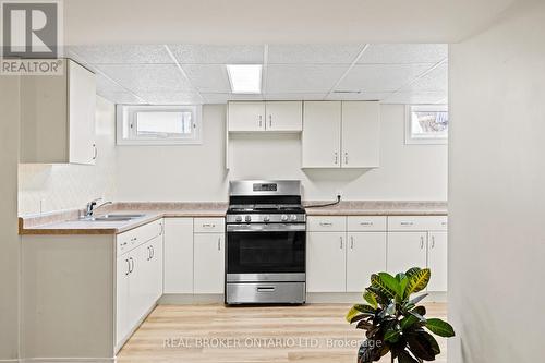 2 - 13 Thornton Street, Welland (Dain City), ON - Indoor Photo Showing Kitchen