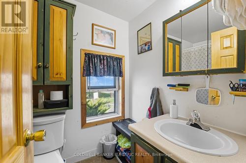 59 Centre Street N, Greater Napanee (Greater Napanee), ON - Indoor Photo Showing Bathroom