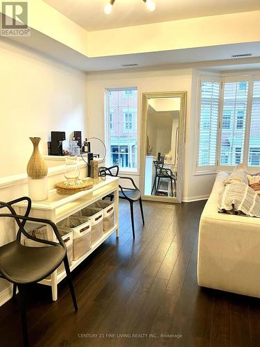 10 - 11 Niagara Street, Toronto, ON - Indoor