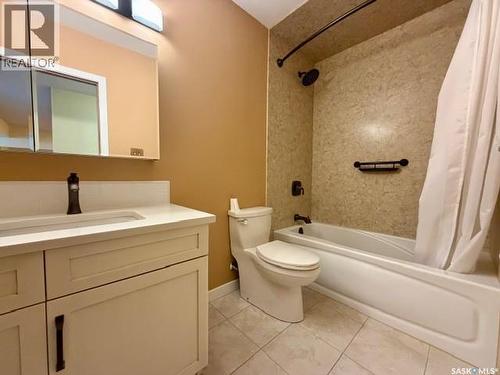 20 4505 Rae Street, Regina, SK - Indoor Photo Showing Bathroom