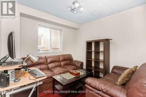 5525 Heatherleigh Avenue, Mississauga, ON - Indoor Photo Showing Living Room