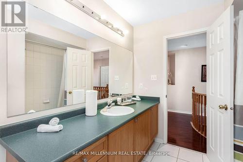 5525 Heatherleigh Avenue, Mississauga, ON - Indoor Photo Showing Bathroom