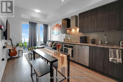4202 - 20 Shore Breeze Drive, Toronto, ON - Indoor Photo Showing Kitchen