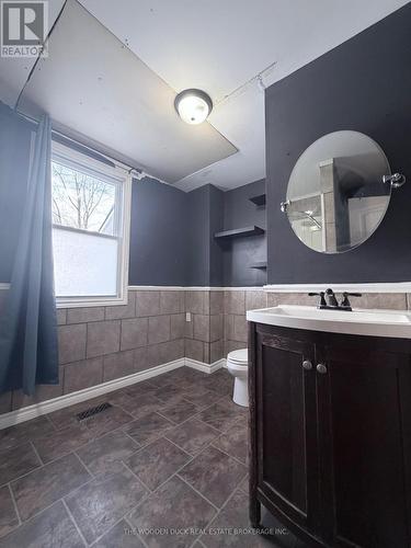 231 County Rd 28 Road, Otonabee-South Monaghan, ON - Indoor Photo Showing Bathroom
