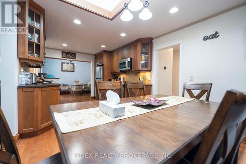 1073 Kent Avenue E, Oakville, ON - Indoor