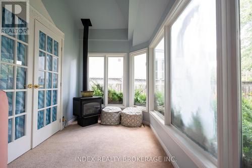 1073 Kent Avenue E, Oakville, ON - Indoor