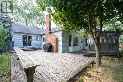 1073 Kent Avenue E, Oakville, ON - Outdoor