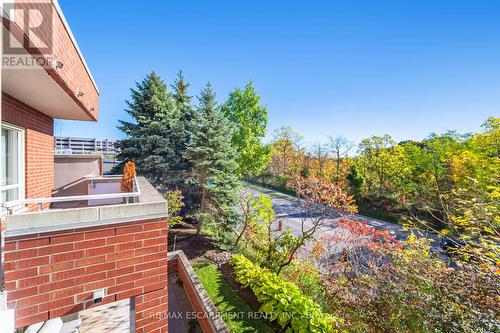 Gla1 - 60 Old Mill Road, Oakville, ON - Outdoor