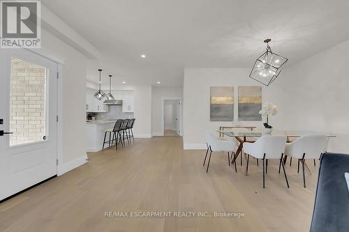 8184 Airport Road E, Hamilton, ON - Indoor Photo Showing Dining Room
