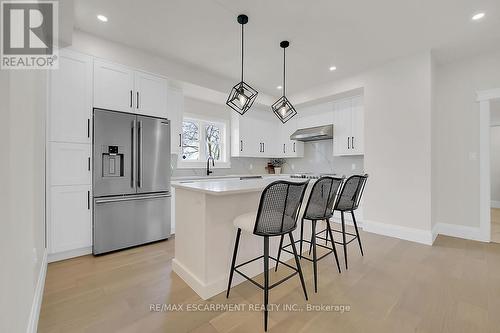 8184 Airport Road E, Hamilton, ON - Indoor Photo Showing Kitchen