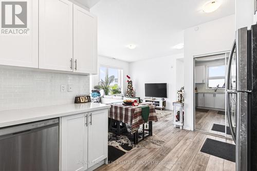 631 - 125 Shoreview Place S, Hamilton, ON - Indoor Photo Showing Kitchen