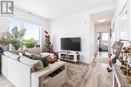 631 - 125 Shoreview Place S, Hamilton, ON - Indoor Photo Showing Living Room