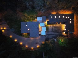 851 Sayward Rd  Saanich, BC V8Y 1R5