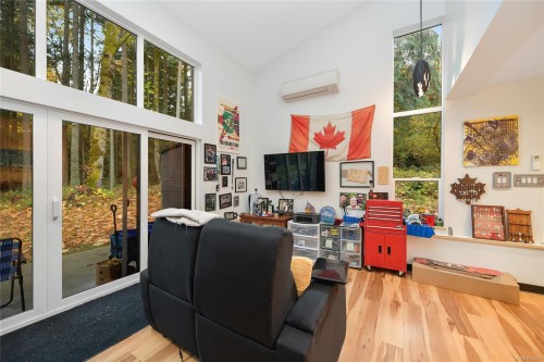 851 Sayward Rd, Saanich, BC 