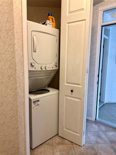 2007B-5052 Riverview Road, Fairmont Hot Springs, BC - Indoor Photo Showing Laundry Room