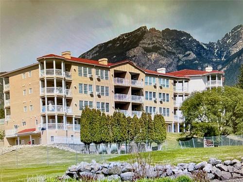 2007B-5052 Riverview Road, Fairmont Hot Springs, BC - Outdoor With Facade