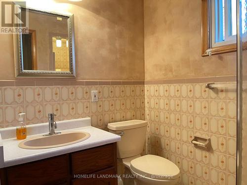 Lower & Main - 353 Darlington Court, Hamilton, ON - Indoor Photo Showing Bathroom