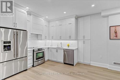 2355 North Ridge Trail, Oakville, ON - Indoor Photo Showing Kitchen
