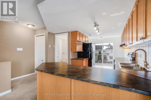 584 Lakeridge Drive, Ottawa, ON - Indoor Photo Showing Kitchen With Double Sink