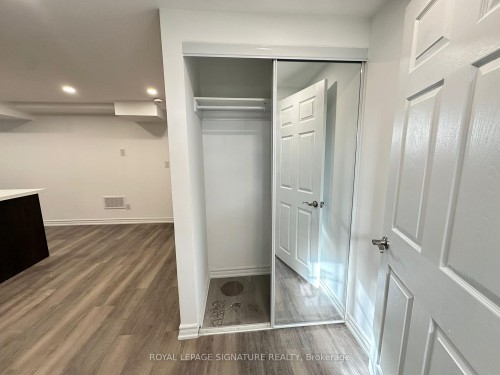 Lower-17 Tamarisk Drive, Toronto, ON - Indoor Photo Showing Other Room
